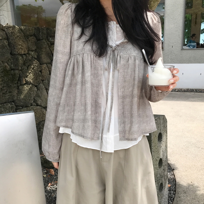 페트리코어 일체형 레이어드 프릴 스트라이프 블라우스