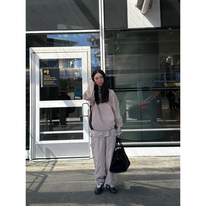 제제어덜트 브롱스맨투맨 가을 여성 상의 긴팔 맨투맨 티셔츠 캐주얼룩 데일리