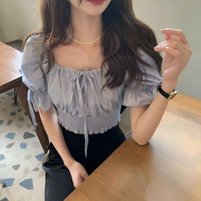 여성 럽힙 스모크밴딩 퍼프 오프숄더 반팔 크롭 블라우스[도]