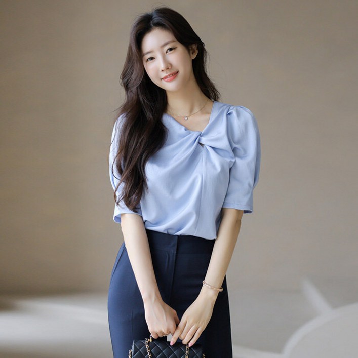 스타일온미 스타일온미  트윗 드레이프 볼륨 셔링 새틴 블라우스