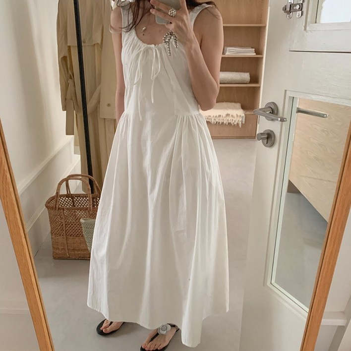 루어스룸 커넥트 민소매 리본 셔링 핀턱 휴양지룩 여름 루즈핏 롱원피스