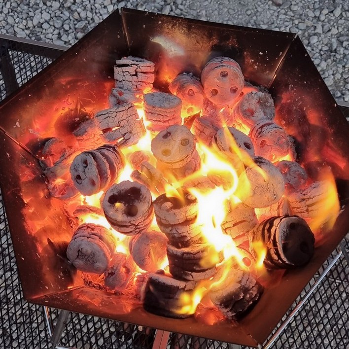 네이처스 압축장작 10kg 오래 타는 불멍 캠핑 장작 화목 벽난로