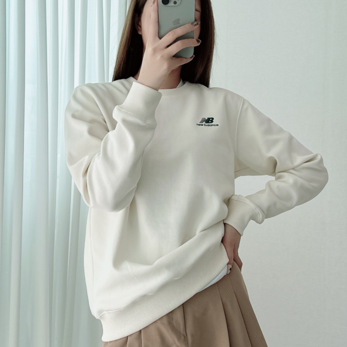 국내매장판오늘출발 뉴발란스 맨투맨 스탠다드핏 스몰로고 자수 남녀공용 커플 긴팔티셔츠 SG1111D3