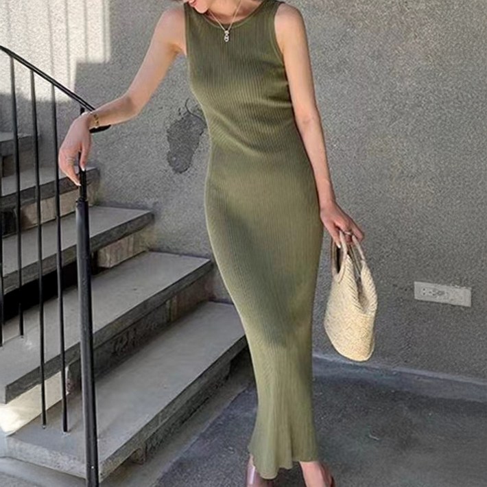 비비에모 코코모 백포인트 민소매 니트 롱 원피스 10620