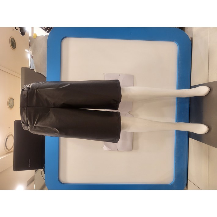 디즈니골프 NC불광 여성 가을 핀턱 뒷밴딩 페이크레더 버뮤다 5부 반바지 DP3LPS009