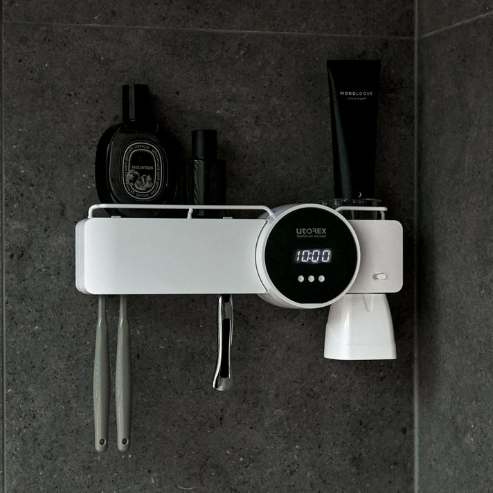 유토렉스 디아나 스마트 무선 칫솔 살균기 디지털시계 벽걸이 UVC 히팅 건조기 소독 양치컵 URT127CHW