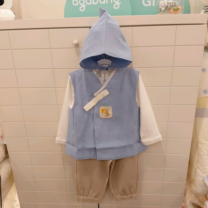 아가방 NC청주점 24년신상추석이나 설명절에 입기 좋은 한복3세트모자포함 남아한복 아가방 NC청주점 24년신상추석이나 설명절에 입기 좋은 한복3세트모자포함 남아한복