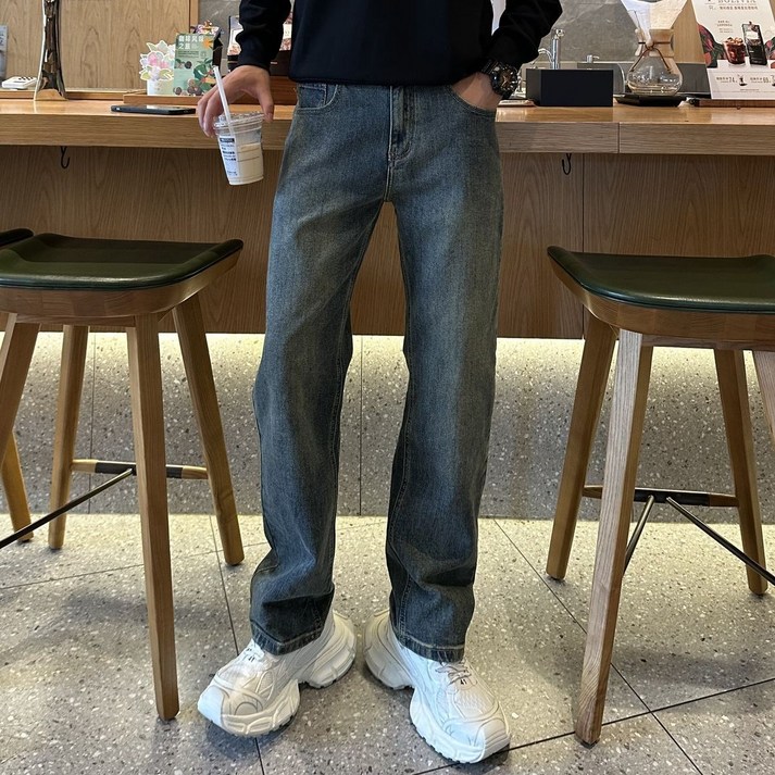 녕동 남성 일자 청바지 클래식 슬림 캐주얼 봄가을 날씬해 보이는 데님 팬츠
