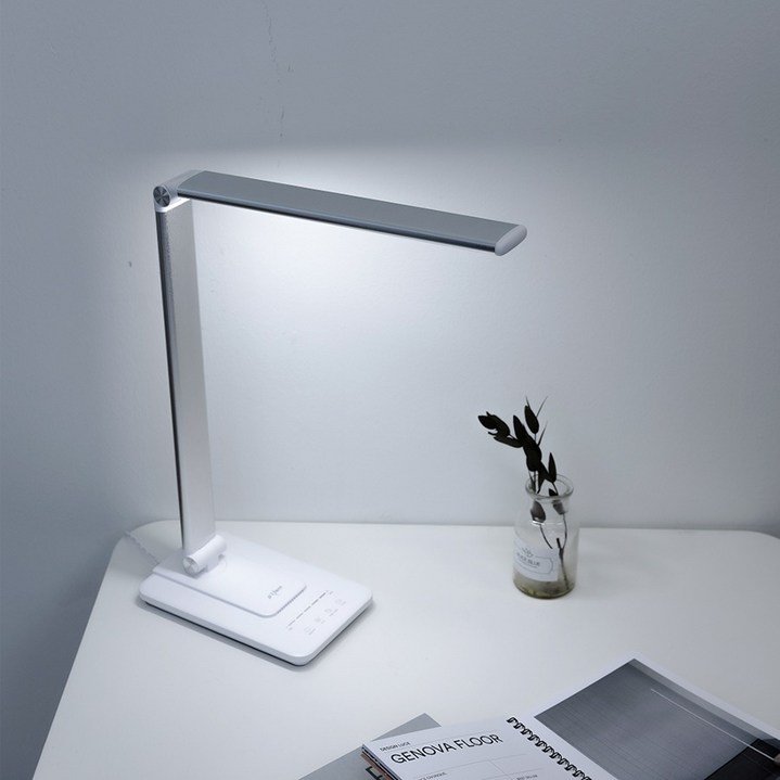 프리즘 크레모아 LED 스탠드 PL-6100SW 시력보호 무드등 겸용 각도조절 책상 조명