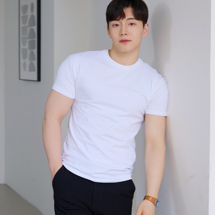 몸좋아보이는 무지 라운드 반팔 티셔츠 어깨 등 넓어보이는 머슬 핏 티 몸좋아보이는 무지 라운드 반팔 티셔츠 어깨 등 넓어보이는 머슬 핏 티