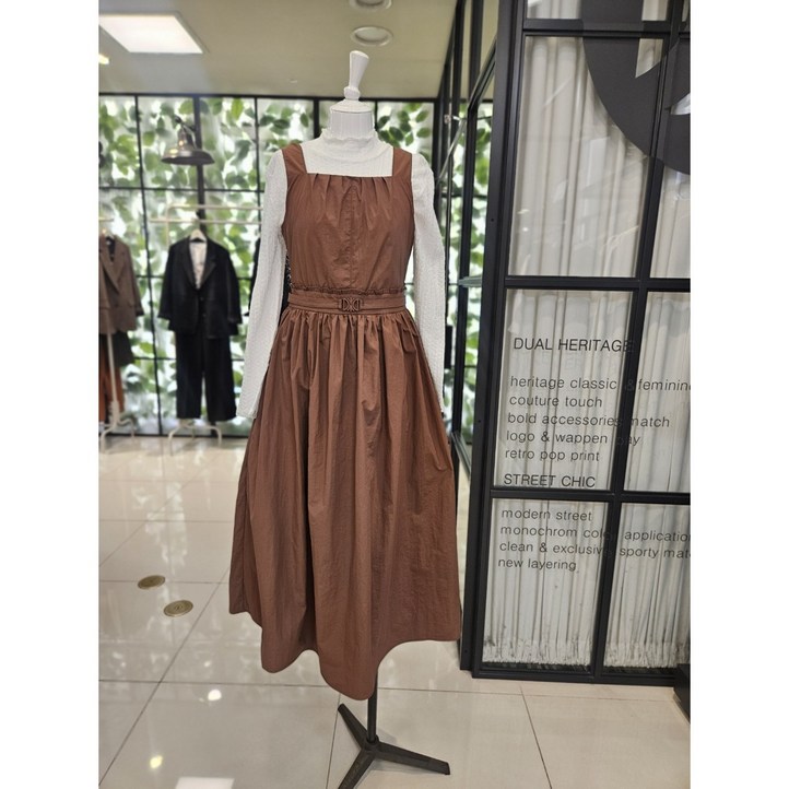 듀엘 DEWE 민소매 아노락 셔링  원피스 L254PSE033 NC일산