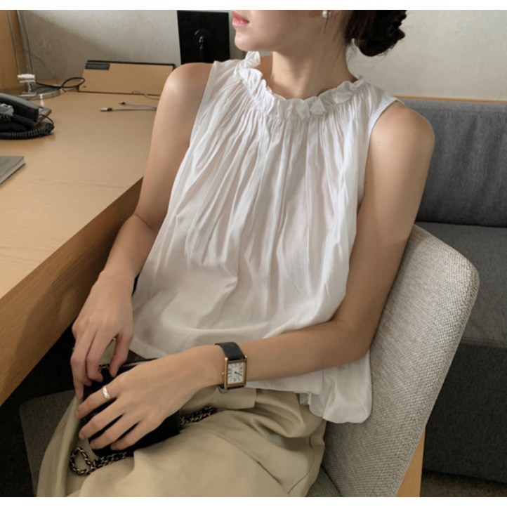 루어스룸 블렛 러블리 셔링 차이나 페미닌 민소매 나시 홀터 루즈핏 여리 블라우스2color