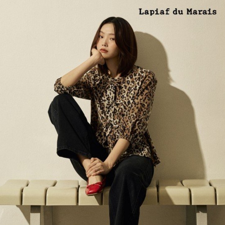 라삐아프 25FW 리본 퍼프 슬리브 블라우스 1종