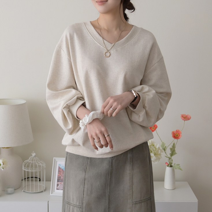 데일리앤 하르딘 여성 데일리 루즈핏 무지 브이넥 맨투맨 티셔츠 봄 가을 데일리앤 하르딘 여성 데일리 루즈핏 무지 브이넥 맨투맨 티셔츠 봄 가을